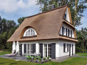 Ferienhaus mit Garten und Sauna, Glowe